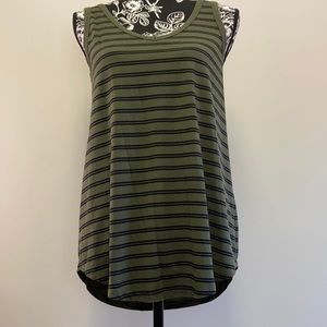 a.n.a Green Stripped V-Neck Sleeveless Top/Medium